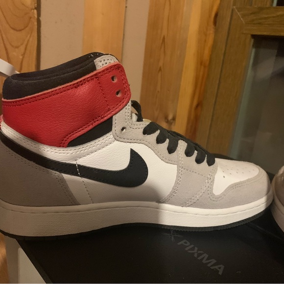 Air Jordan 1 Light Smoky Grey - Picture 2 of 4